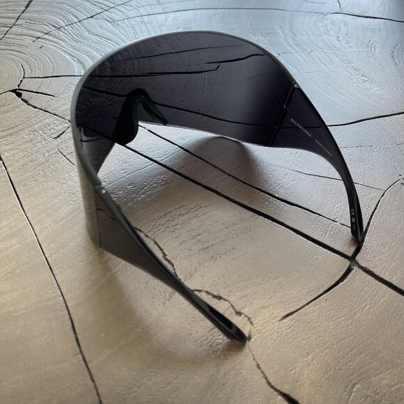 Balenciaga - Runway Black Shield Mask Oversized XL Sunglasses BB0288S - Picture 7 of 15